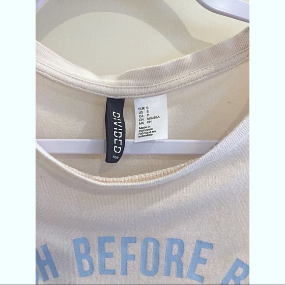 H&M Divided T-shirt, Pink with Blue quote, Small - Picture 3 of 3